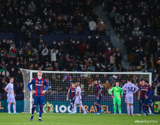 El Levante se despide con casi todo en Vallecas