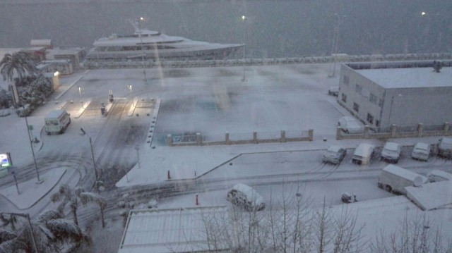 La nieve llega al mar en la Marina Alta y en el sur de Alicante