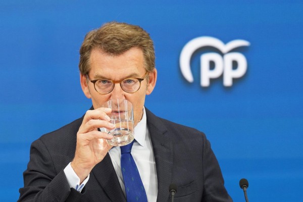 El PP vuelve a subir y está a sólo 1,3 puntos del PSOE, que repite en cabeza