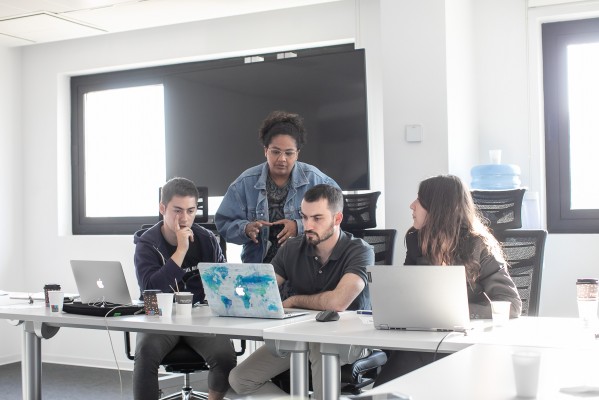 500 jóvenes participan en el Hackathon internacional de ESIC y BBVA
