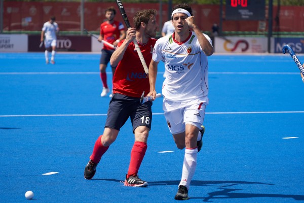 Los Redsticks y las Leonas se despiden de Valencia con victoria