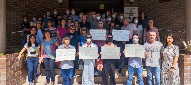 CSIF se concentra en Llíria para denunciar la sobrecarga laboral de este partido judicial