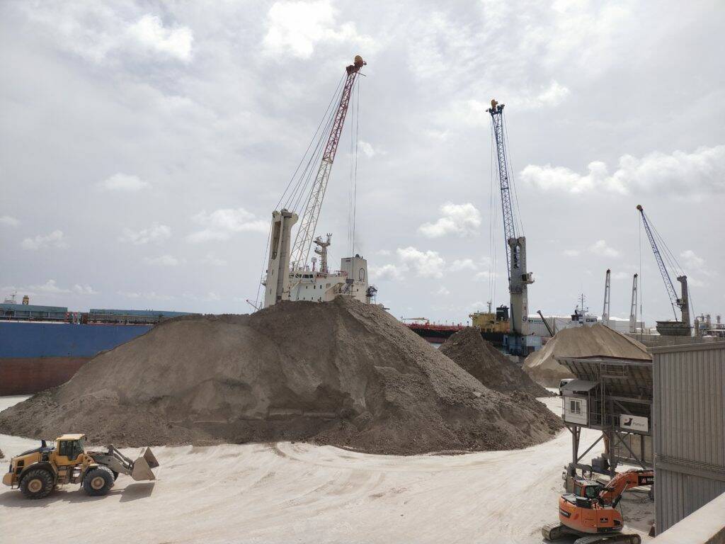 PortCastelló expone en Róterdam su potencial en graneles sólidos y cargas especiales