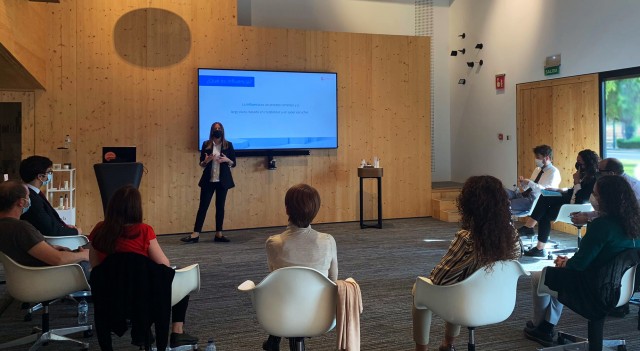 Digitalización, bienestar laboral y liderazgo: las grandes tendencias en RRHH según doce directores de personas 
