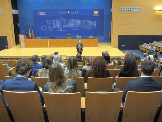 El Juzgado de Instrucción 13 de Valencia, que tramita la macrocausa del 'caso Azud', recibirá un apoyo