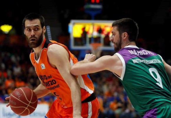 Un Valencia Basket superior tras el descanso gana en Málaga y ya es líder