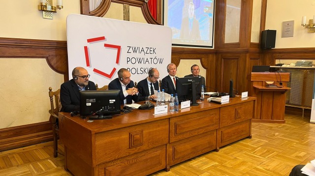 Ferrando defiende en Europa los planes de la Diputación para frenar la despoblación