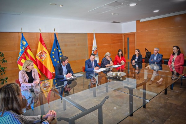 UPV y Confecomerç colaboran en una cátedra para fomentar la innovación en el tejido comercial