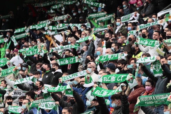 El Elche fija precios económicos para celebrar con su afición la permanencia
