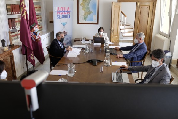 La MCT impulsa con 10 millones de euros la red de abastecimiento del Mar Menor
