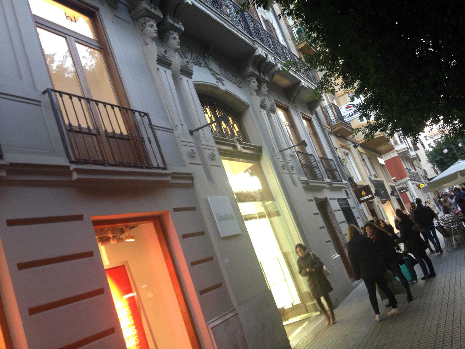 Vista del edificio del futuro Hotel 32 Valencia, ubicado en la antigua Conselleria de Industria. Foto: VP - 