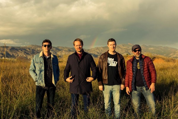Así es Back to The Hills, la banda que se empapa del pop rock de los sesenta
