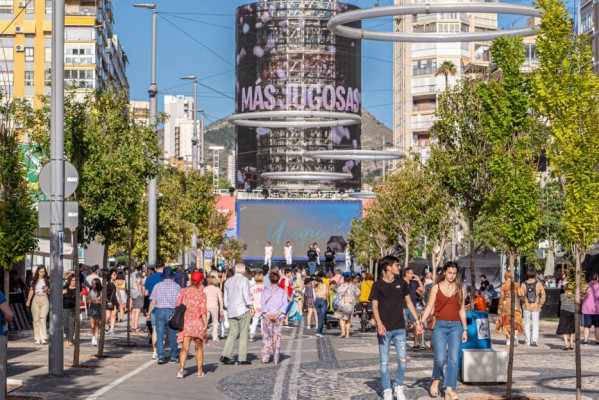Murcia, FCC y McDonald's, entre los primeros anunciantes del tecnohito de Benidorm