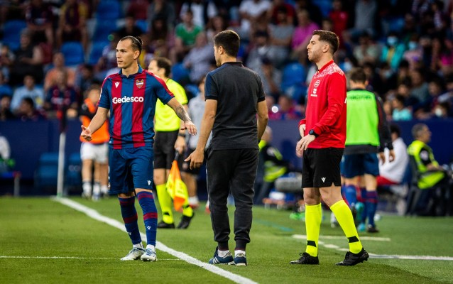 Son, Duarte y Soldado, baja en la despedida del Levante en Vallecas
