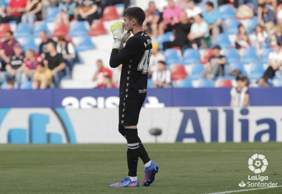 Gran debut de Álex Primo y demostración de carácter de Saracchi 