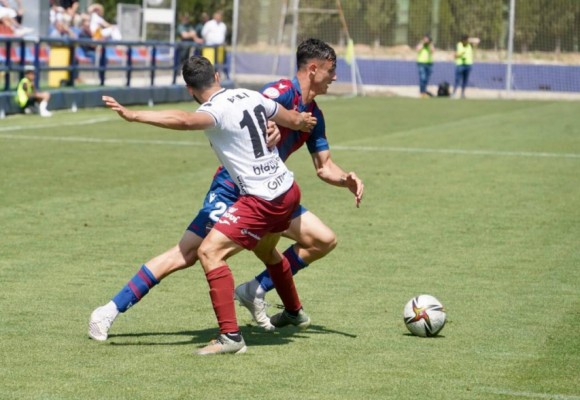 El Atlético Levante UD no puede con el Alzira y se despide de la categoría
