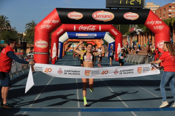 La pista de atletismo del Estadi del Turia recibe a los corredores de la VII Carrera José Antonio Redolat

