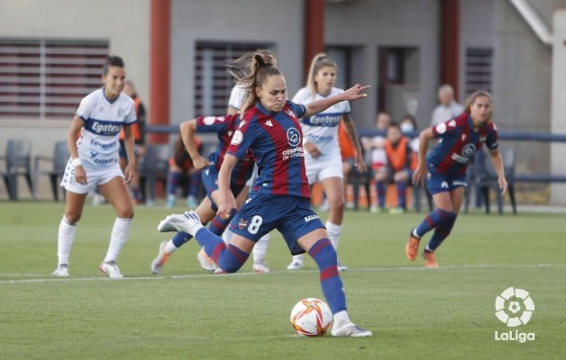 El Levante construye una victoria solvente ante el Tenerife