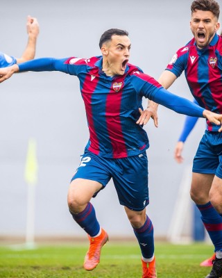 El Atlético Levante sueña con la permanencia ante un Alzira sin nada en juego