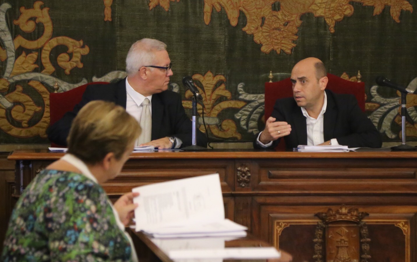 Echávarri retira ahora el órdago a Guanyar y Compromís por los directores generales 