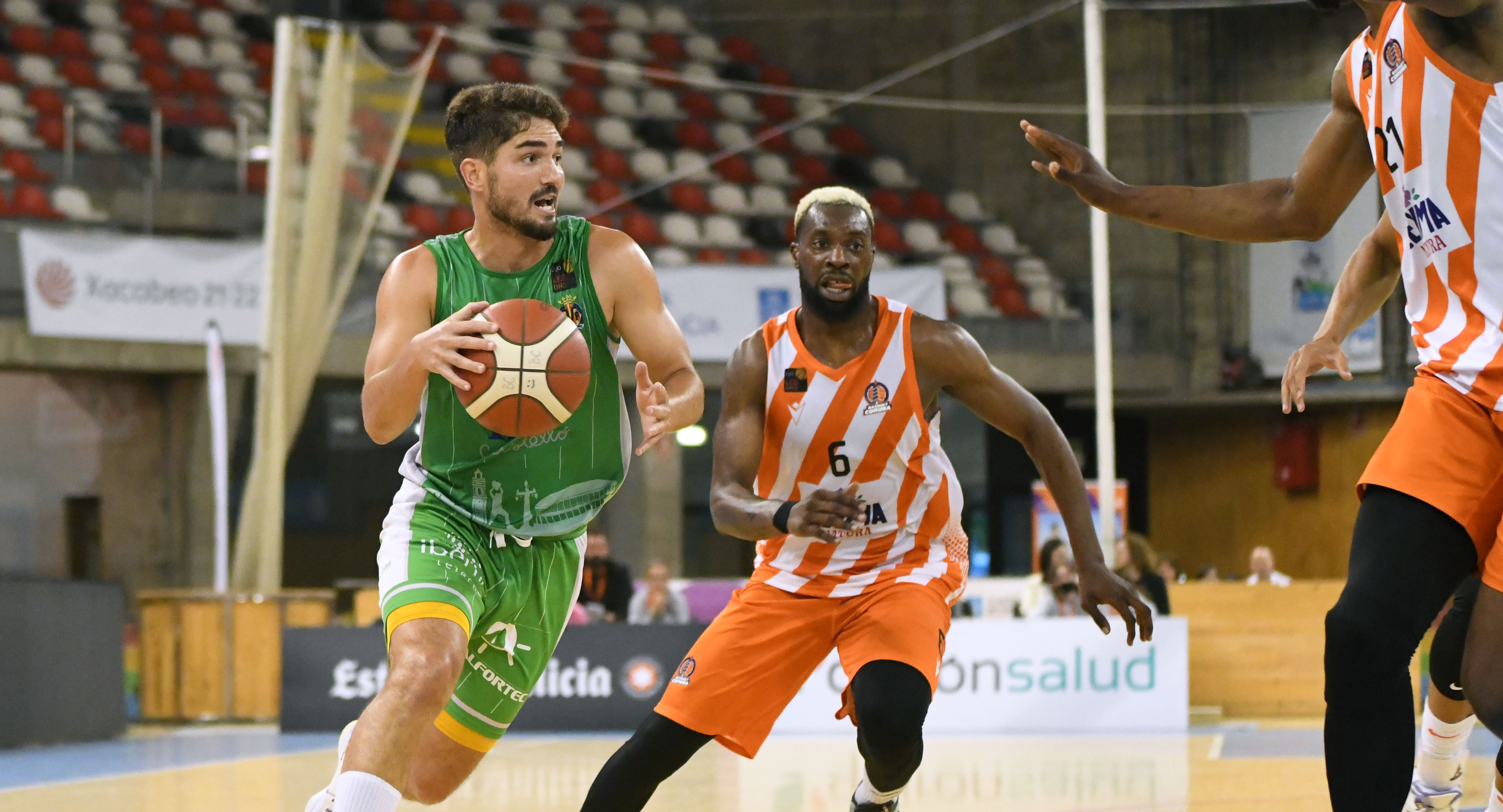 El TAU Castelló se jugará el pase al 'play off' en la última jornada tras perder ante el Coruña (78-74)