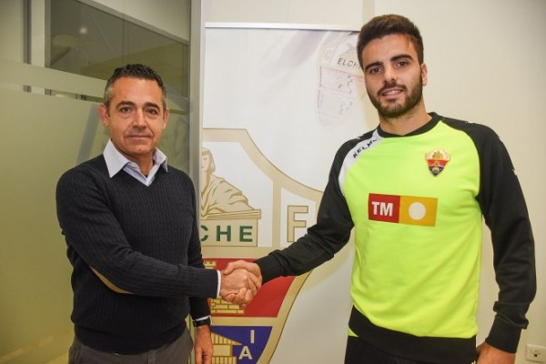 El Elche anuncia la renovación por dos temporadas de Pelayo Novo