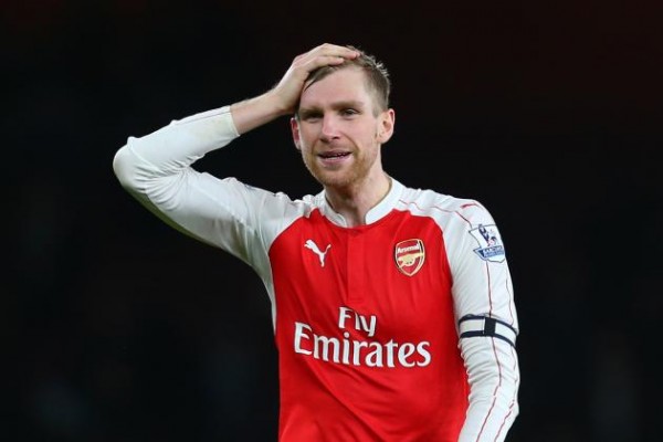El Arsenal renueva por una temporada al alemán Per Mertesacker