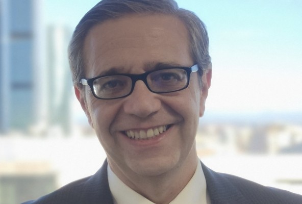 Crowe ficha a Fernando Díaz en su apuesta por el sector de la salud