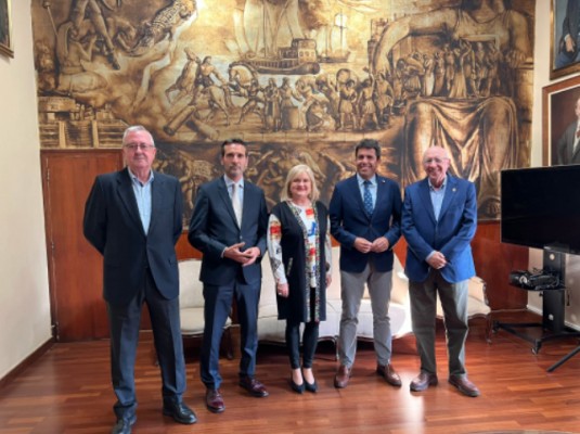 Mazón fija como prioridades la Ley de Señas de Identidad y libertad educativa
