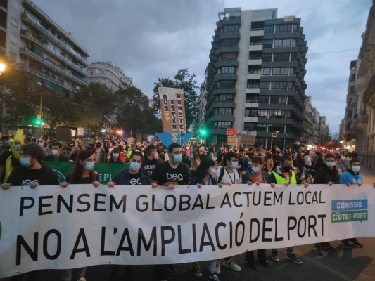 Ciutat-Port formaliza el recurso ante Audiencia para pedir suspender la ampliación del puerto de València