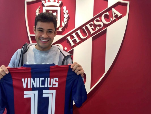 Vinicius Araujo: 
