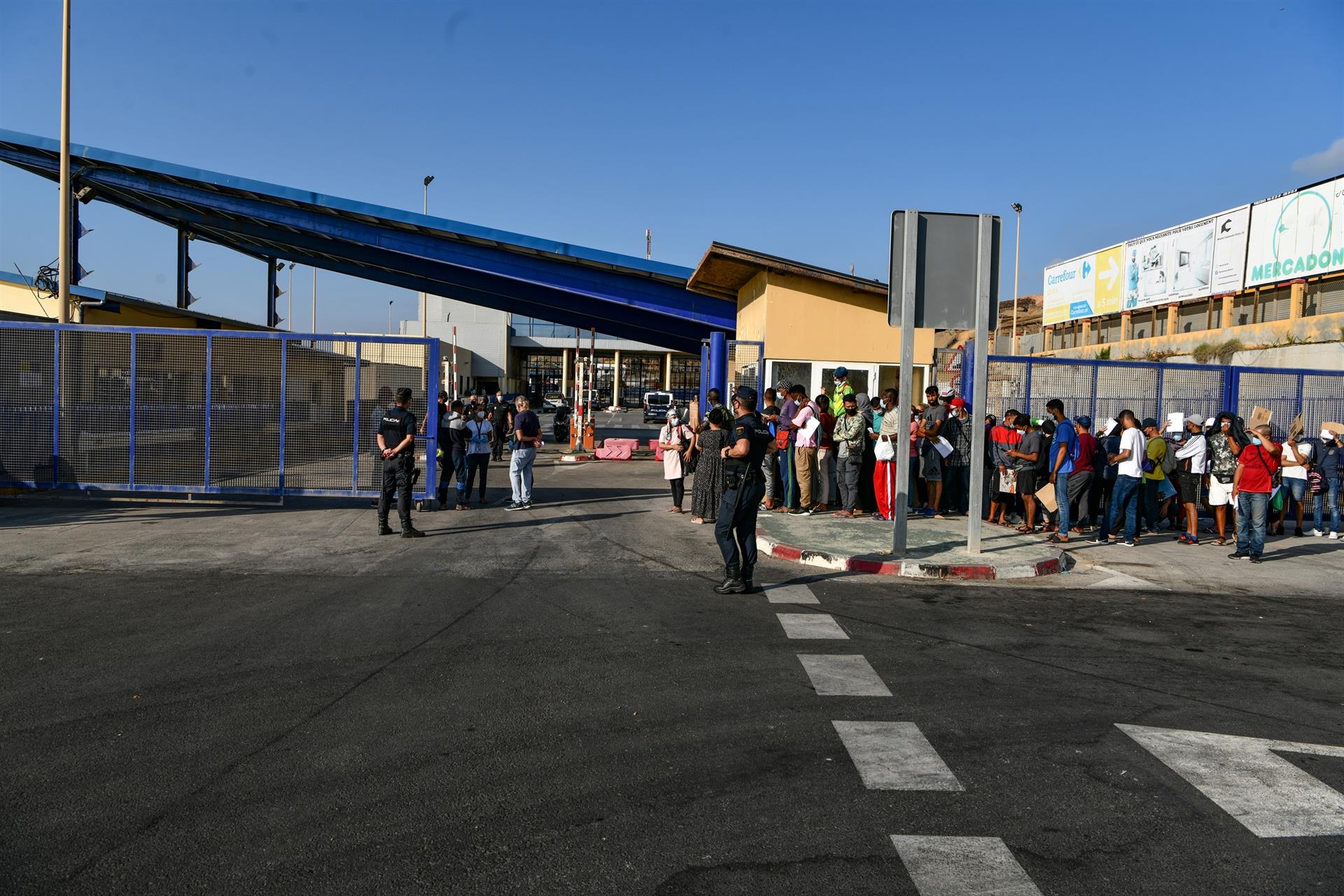Interior confirma que el 17 mayo reabrirán las fronteras terrestres de Ceuta y Melilla
