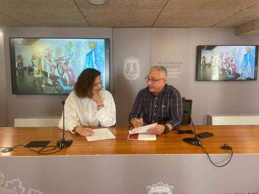 La Lonja acogerá la Exposición del Ninot de les Fogueres hasta 2024