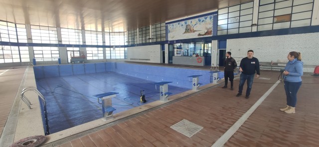 Calp pagará hasta 42.000 euros al año a la empresa que reabra la piscina y la gestione

