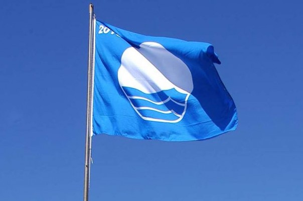 El Campello revalida sus dos banderas azules en las playas de Carrer la Mar y Muchavista