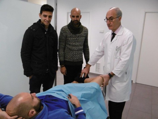 Javi Flores recibe el alta médica y se descarta que Nieto sufra una lesión grave