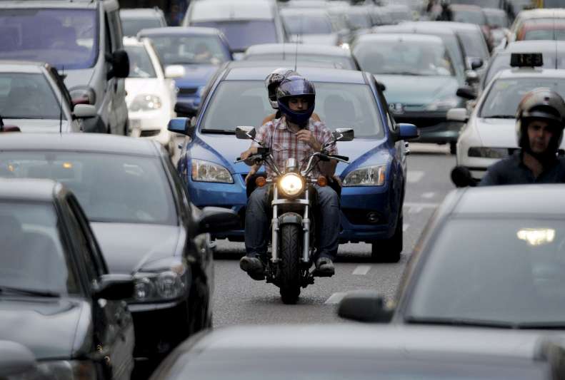 El Ayuntamiento restringirá el tráfico en la ciudad cuando se superen los niveles de contaminación 
