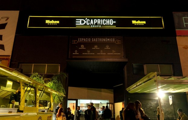 El chef alicantino Iván Gallardo lanza su nuevo espacio con cocina abierta y 'food truck' gigante