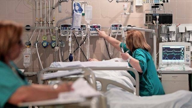 Sanidad refuerza la enfermería con 2.000 nuevas plazas y la consolidación de 8.100