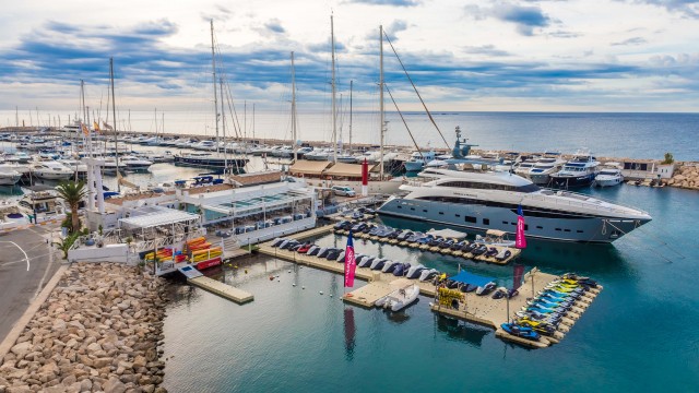 Marina Greenwich, Marina Dénia y Marina de Alicante y Marina Salinas obtienen la Bandera Azul