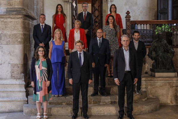 La oposición cree que la remodelación del Consell llega tarde y Compromís y UP descartan mover a sus consellers