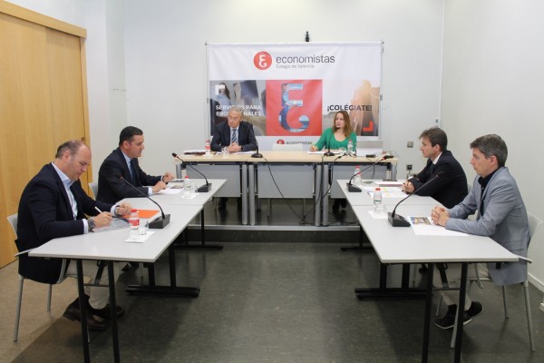 El sector energético urge a acelerar las renovables e invertir en almacenamiento para sortear la crisis