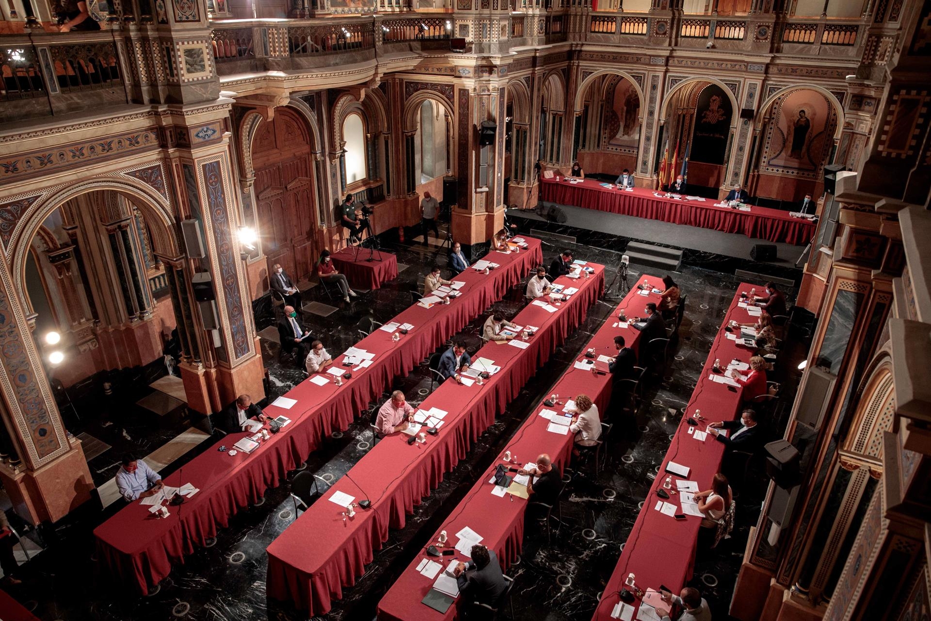 Archivo - Pleno de la Diputación de València - Foto: BIEL ALIÑO  - 