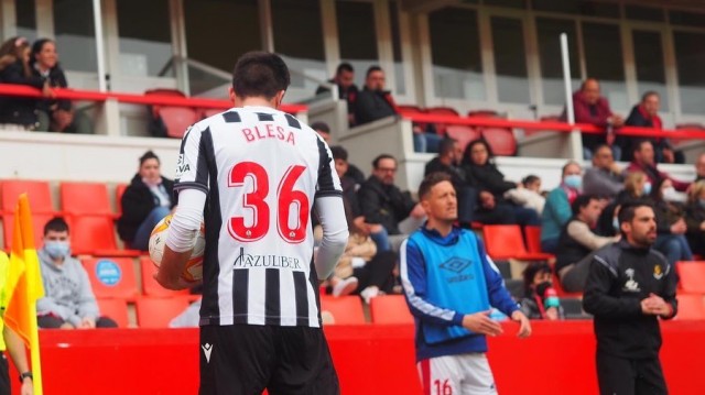 Álex Blesa quedó fuera de la lista de Escobar y sigue preocupando su situación