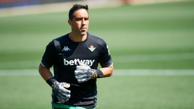 Bravo y Víctor Ruiz se suman a la baja de Bellerín en la lista de Pellegrini
