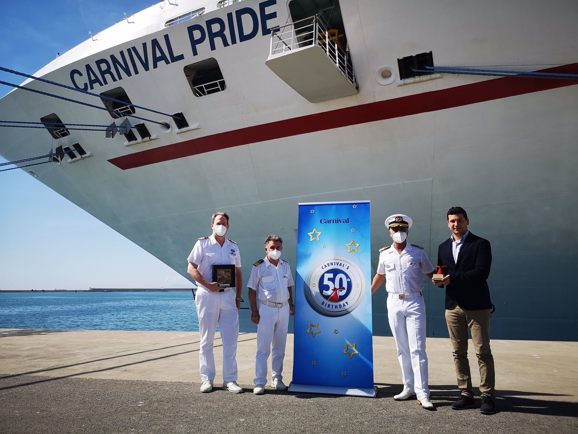 El crucero Carnival Pride llega por primera vez al Puerto de València
