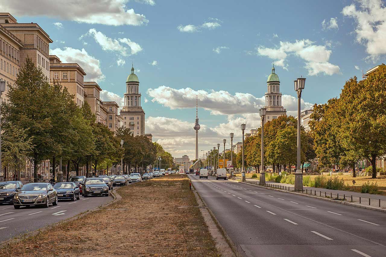 'Paisajes del comunismo': la vivienda sin romanticismo; el espacio público como espectáculo