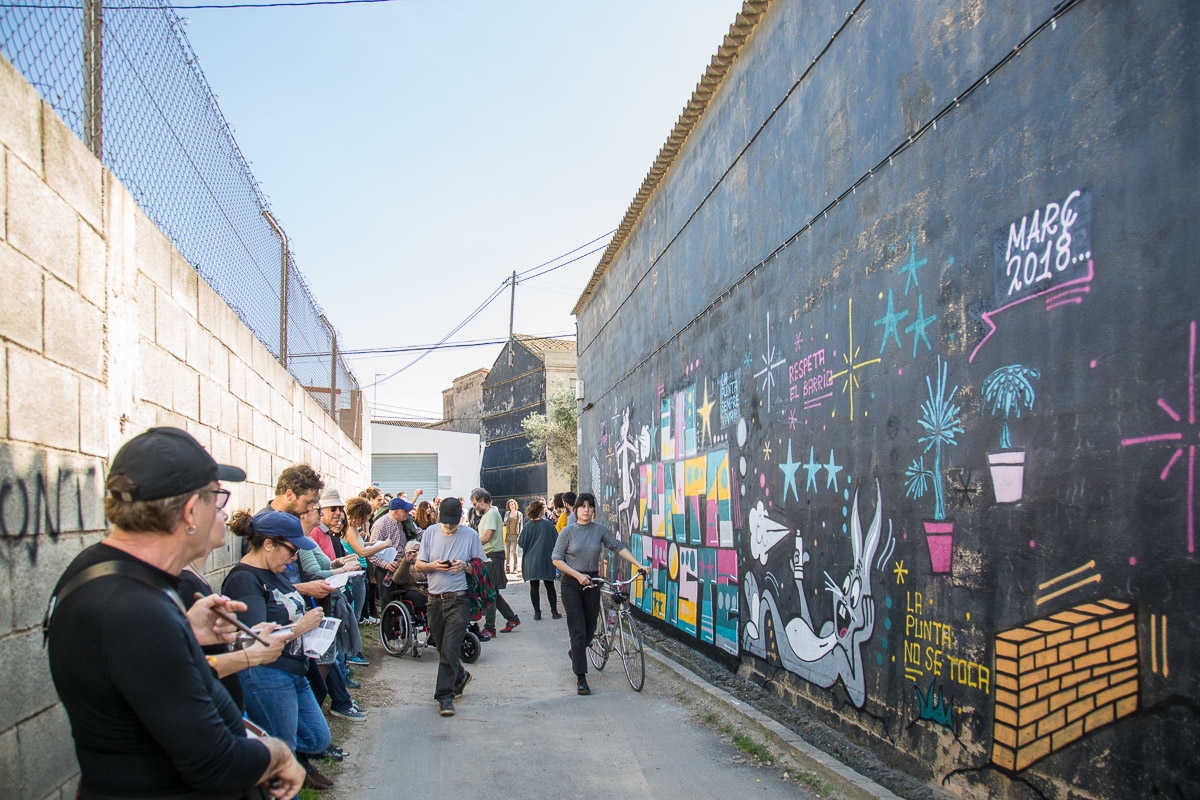 Con estas pintadas culturetas vandalizaría los muros de la ciudad (hipotéticamente)