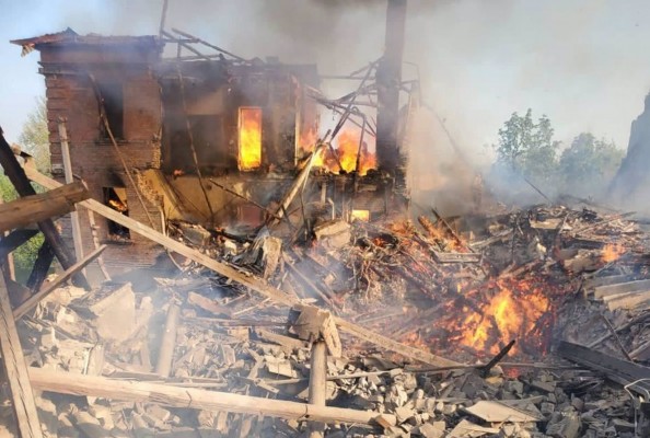 Al menos 62 muertos en un bombardeo ruso sobre una escuela de Lugansk, según Ucrania
