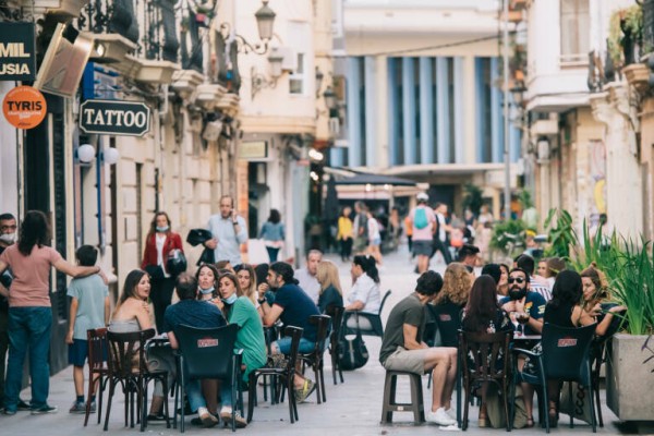 Ofertas, marca blanca y cambios en los menús: el bar y el súper frente al IPC